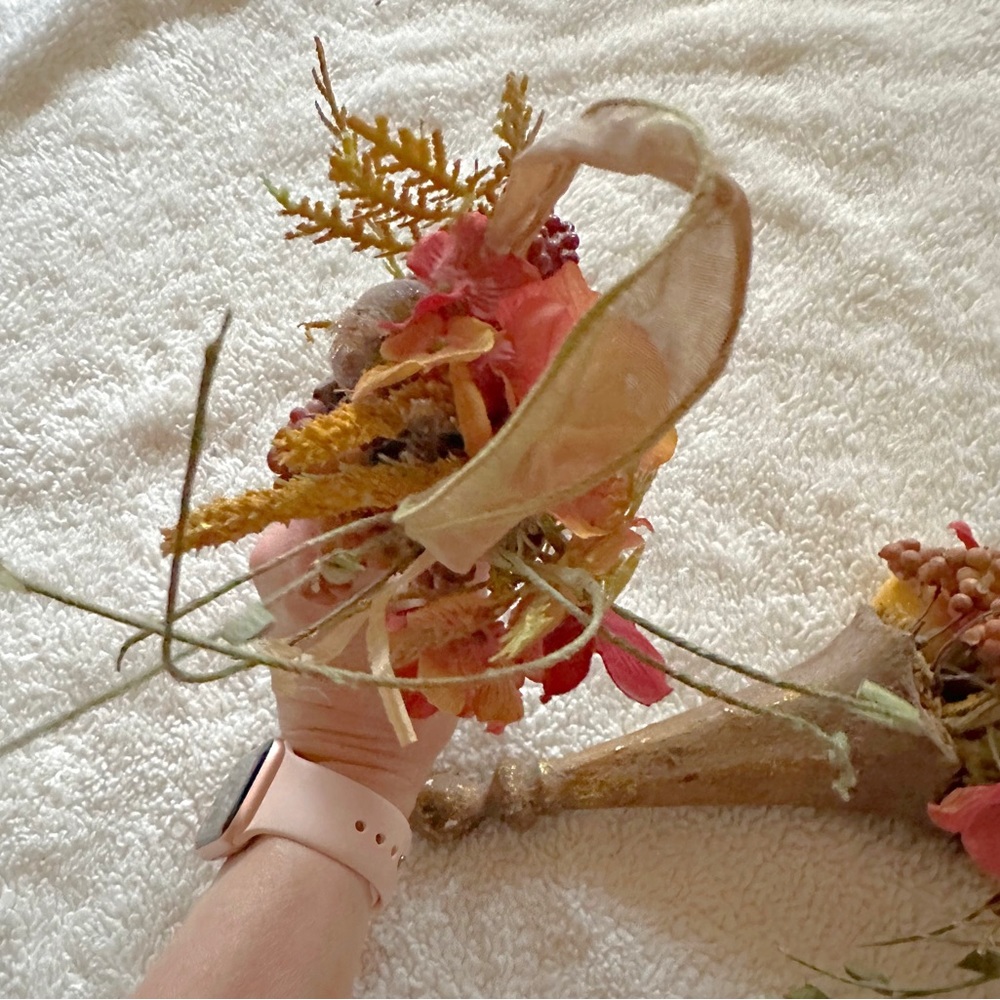 Two Flower-filled Sconces - Picture 6 of 6